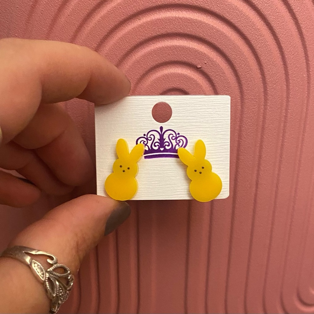 Sweet Spring PEEP Earrings - Picture 4 of 6
